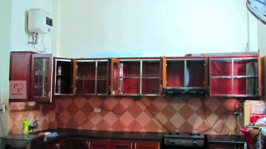 Tủ bếp cánh gỗ khung inox
